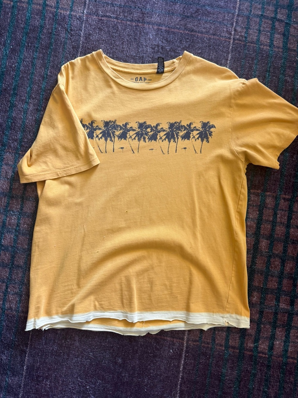 GAP Men’s Mustard Yellow Palm-Print Crewneck Tee